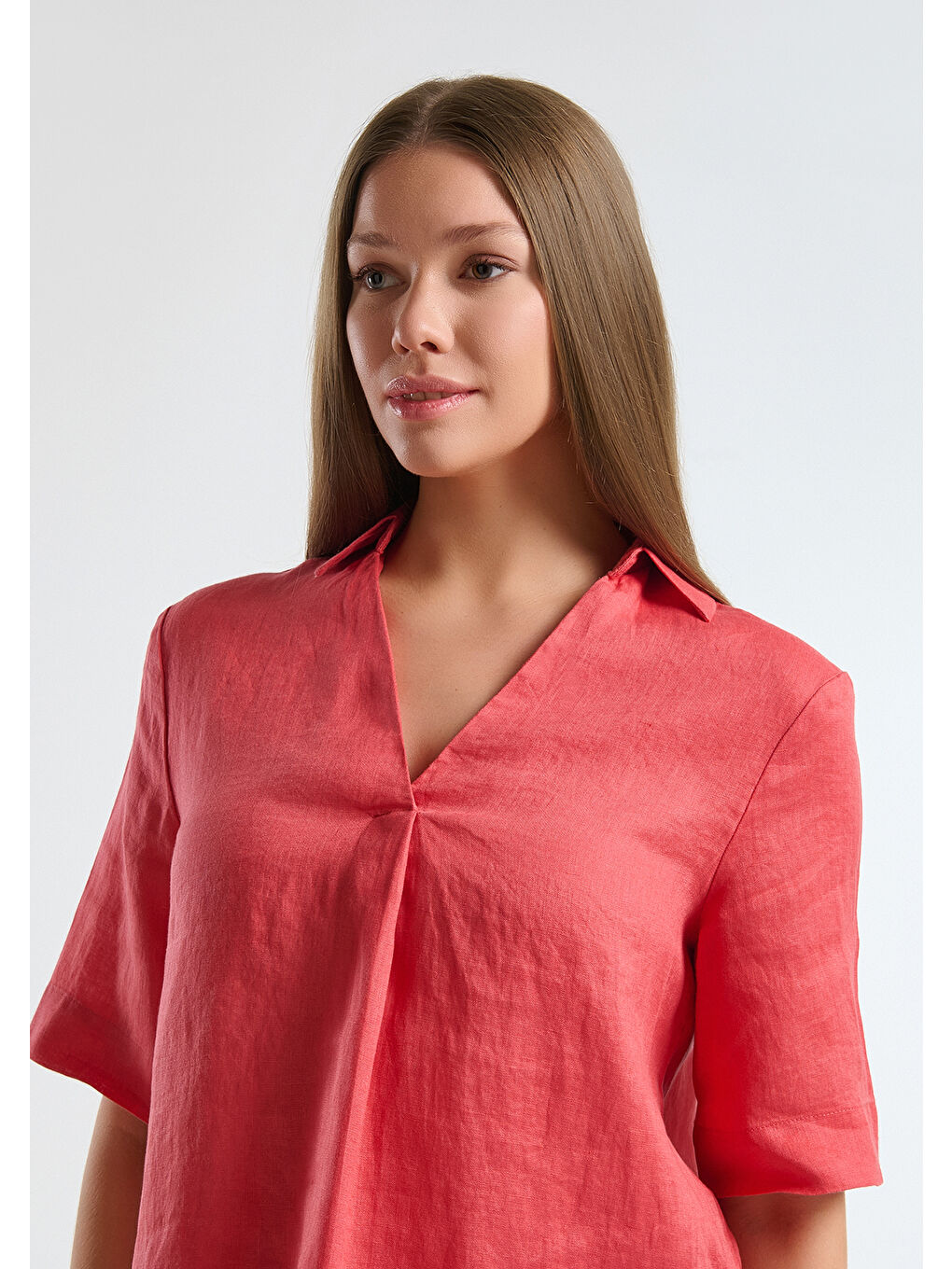Kadın Mercan %100 Keten Relax Fit V Gömlek Yakalı Kısa Kollu Bluz-1