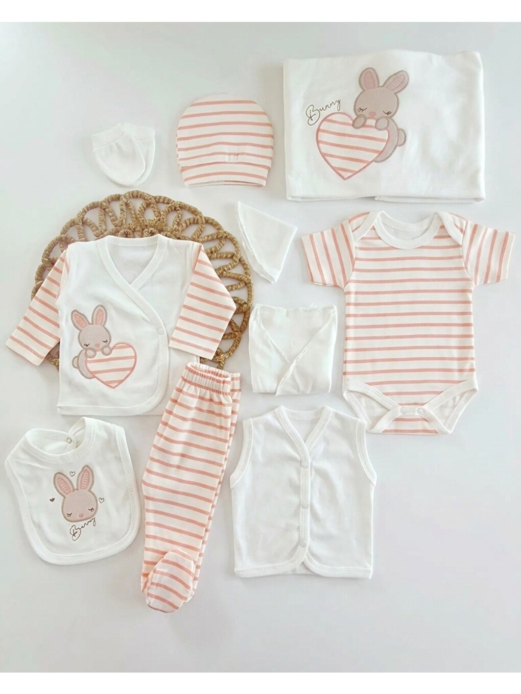 Pembe Bunny Kalp Temalı Çizgili 10 Parça Bebek Hastane Çıkışı Zıbın Seti
