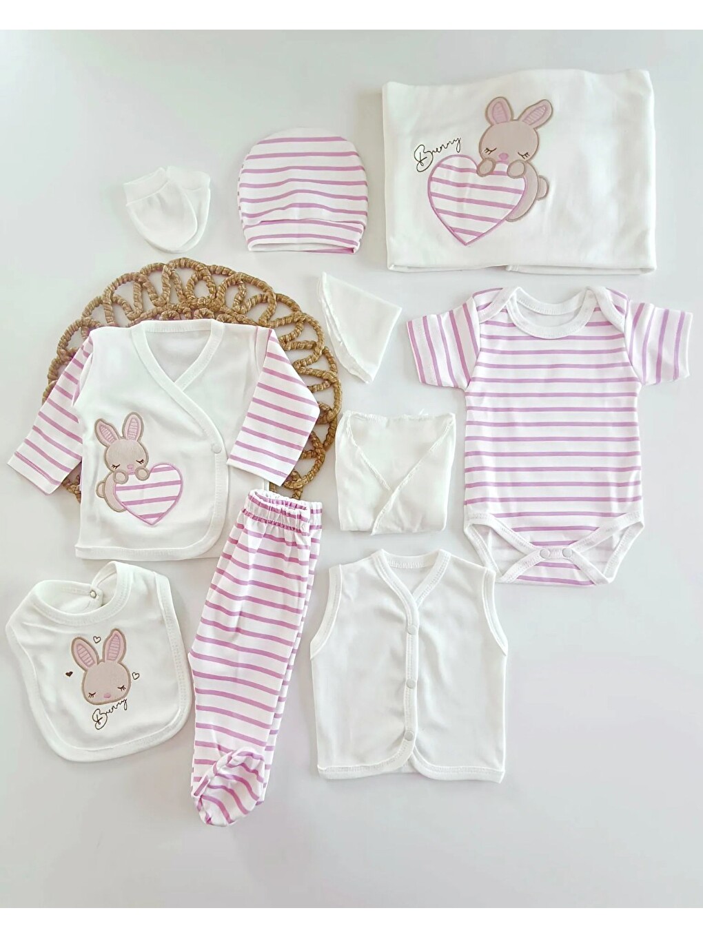 Pembe Bunny Kalp Temalı Çizgili 10 Parça Bebek Hastane Çıkışı Zıbın Seti