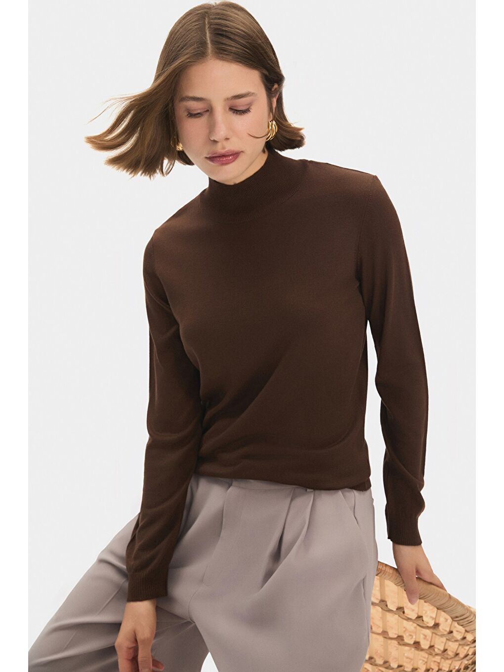 Kahverengi Yarım Balıkçı Yaka Kadın Triko Kazak-3