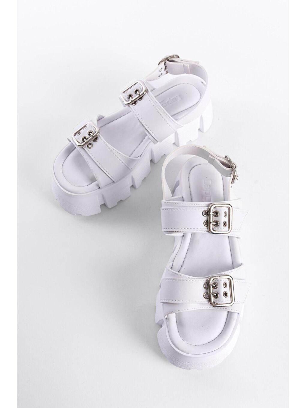 Beyaz Dolgu Topuklu Çift Bantlı Tokalı Kadın Sandalet-3