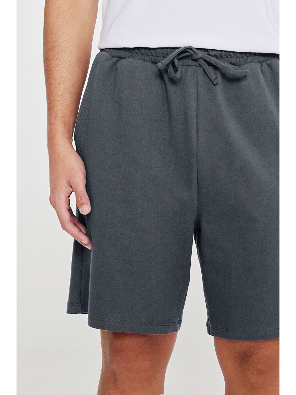 Erkek Koyu Antrasit Pamuklu Rahat Nefes Alabilen 2 İplik Cepli Örme Standart Fit Normal Kesim Şort-3