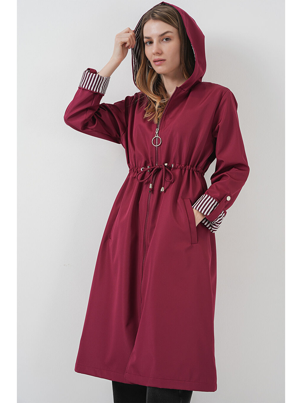 9091 Beli Büzgülü Kapüşonlu Trençkot   Y Bordo-2