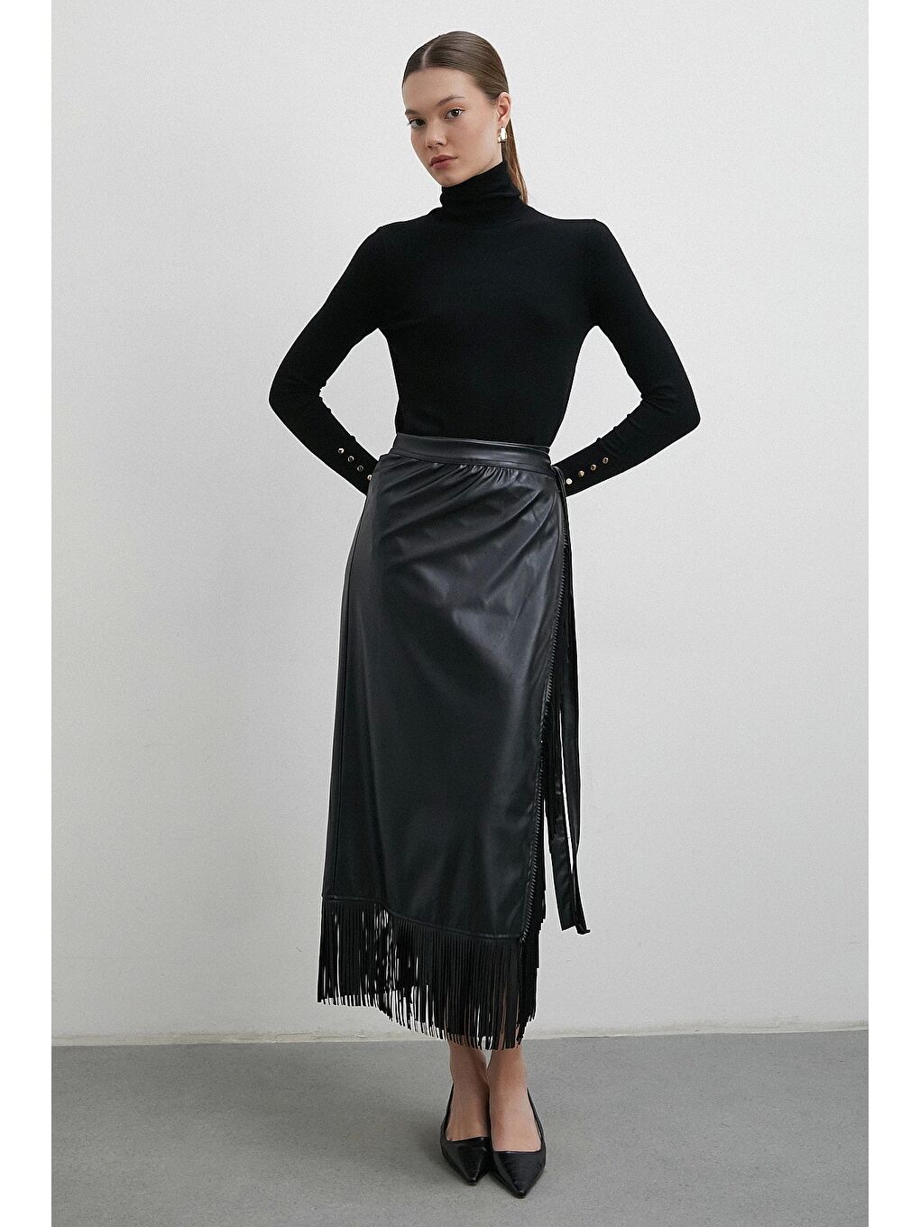 Bağlamalı Püsküllü Deri Etek Siyah-1