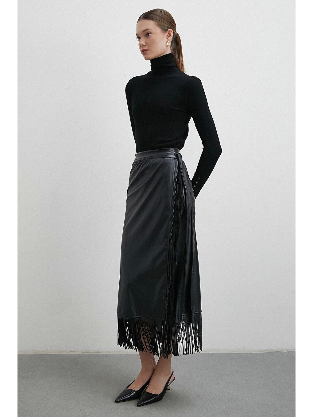 Bağlamalı Püsküllü Deri Etek Siyah-2