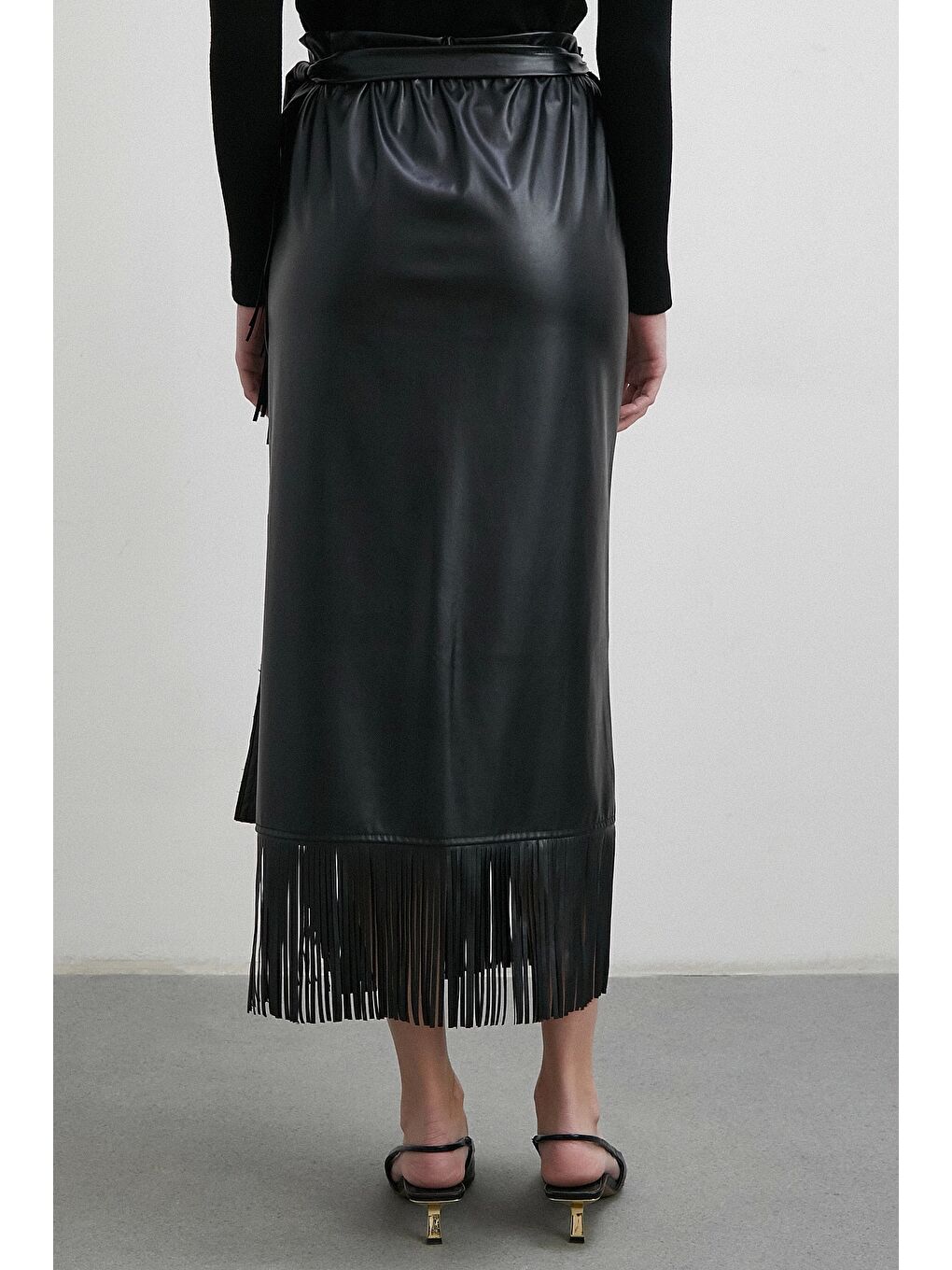 Bağlamalı Püsküllü Deri Etek Siyah-5