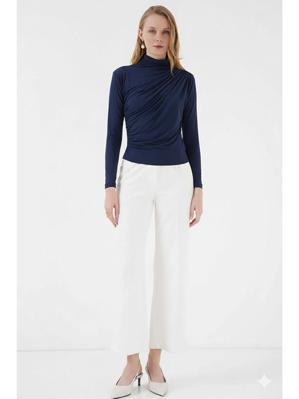 Kadın Lacivert Büzgü Detay Balıkçı Yaka Sandy Bluz HZL25W-BD19251-1