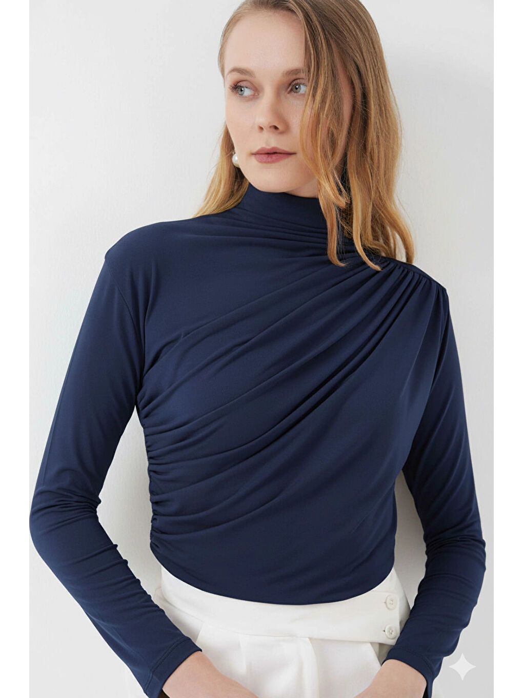 Kadın Lacivert Büzgü Detay Balıkçı Yaka Sandy Bluz HZL25W-BD19251-3