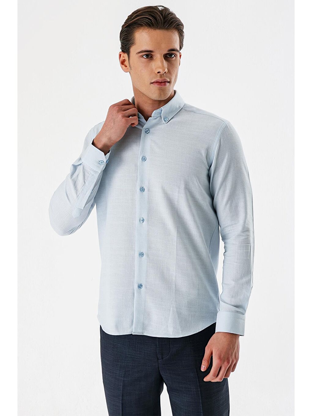 Koyu Mavi Uzun Kollu Desenli Armürlü Düğmeli Yaka Cepsiz %100 Pamuk Slim Fit Gömlek 1004240175-2