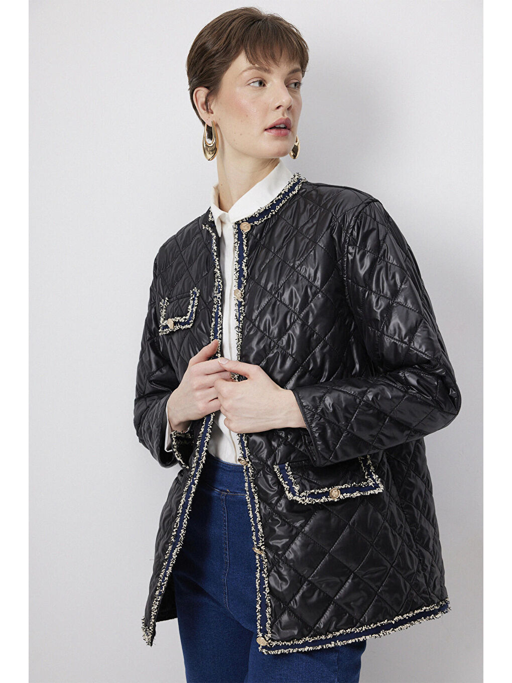 Siyah Şerit Detaylı Kapitone Ceket-1