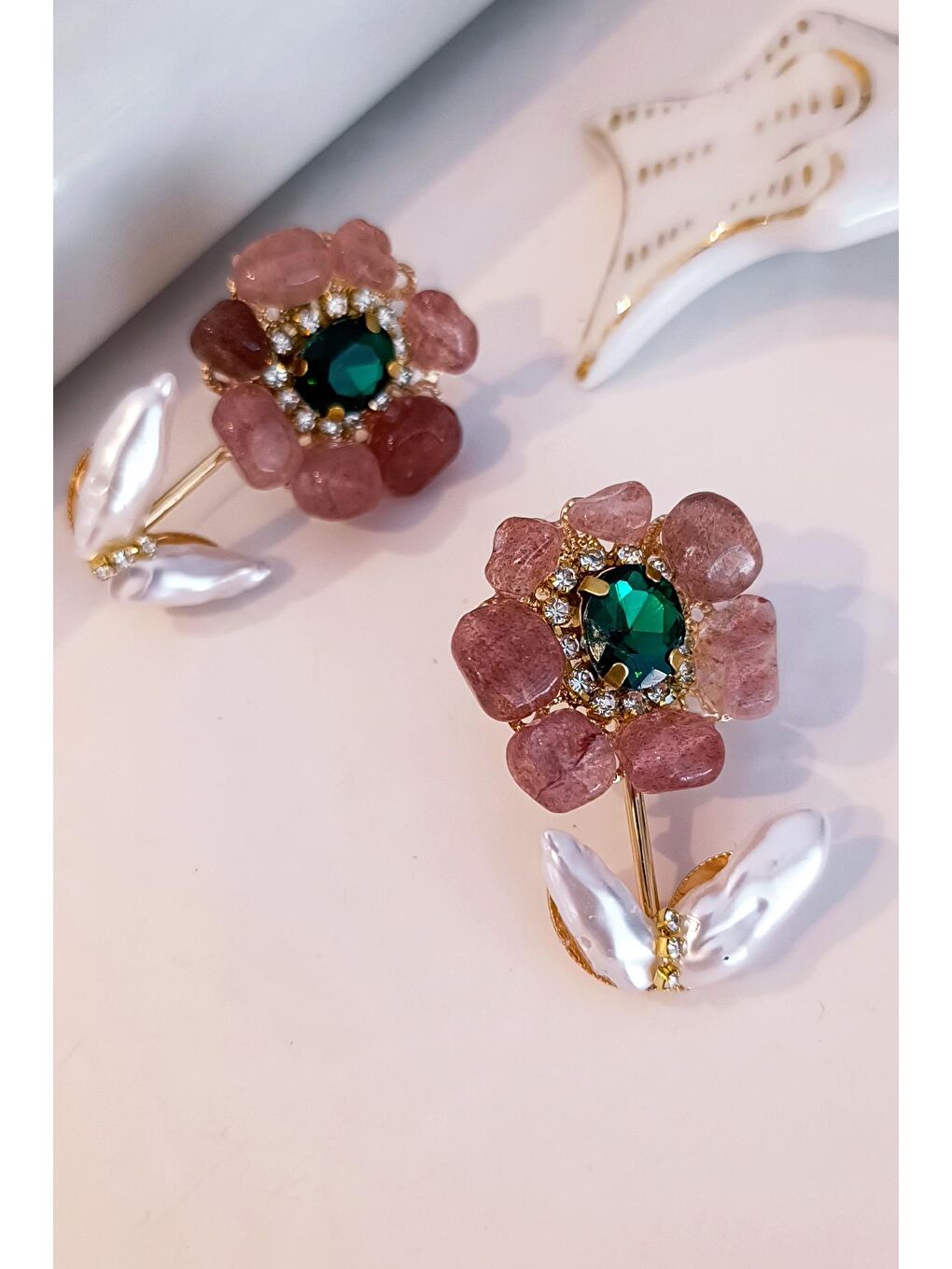 Pembe Mother Of Pearl Doğaltaşlı İnci Çiçek Detaylı Küpe-2