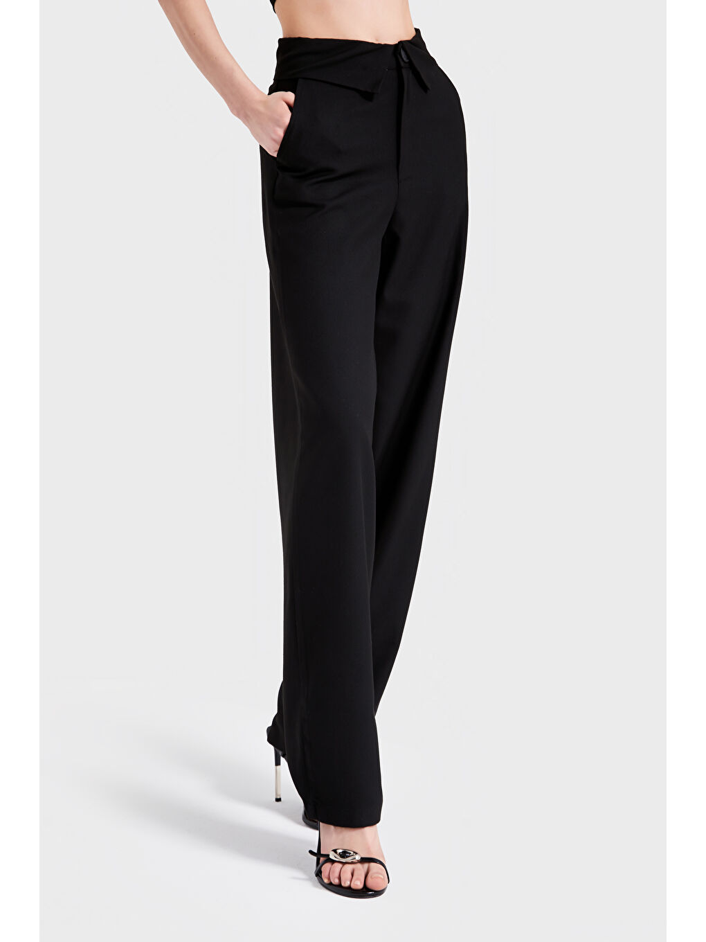 Kadın Siyah Renk S5-1 Dokuma Kumaş Skater Fit Belden Detaylı Kumaş Pantolon-4