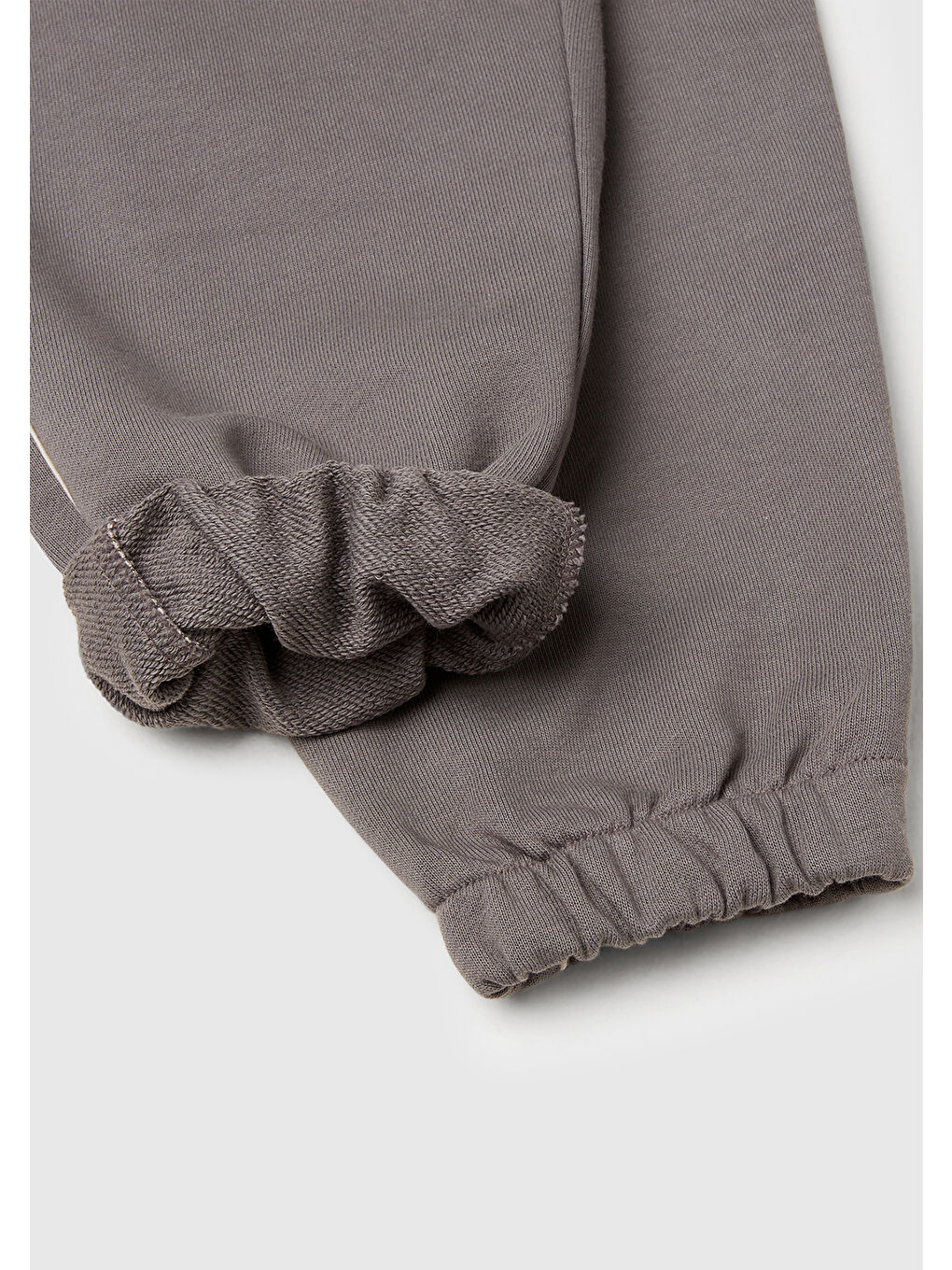 Erkek Çocuk Antrasit Logolu Arka Cep Detaylı Beli Lastikli Manşetli Eşofman Altı-2