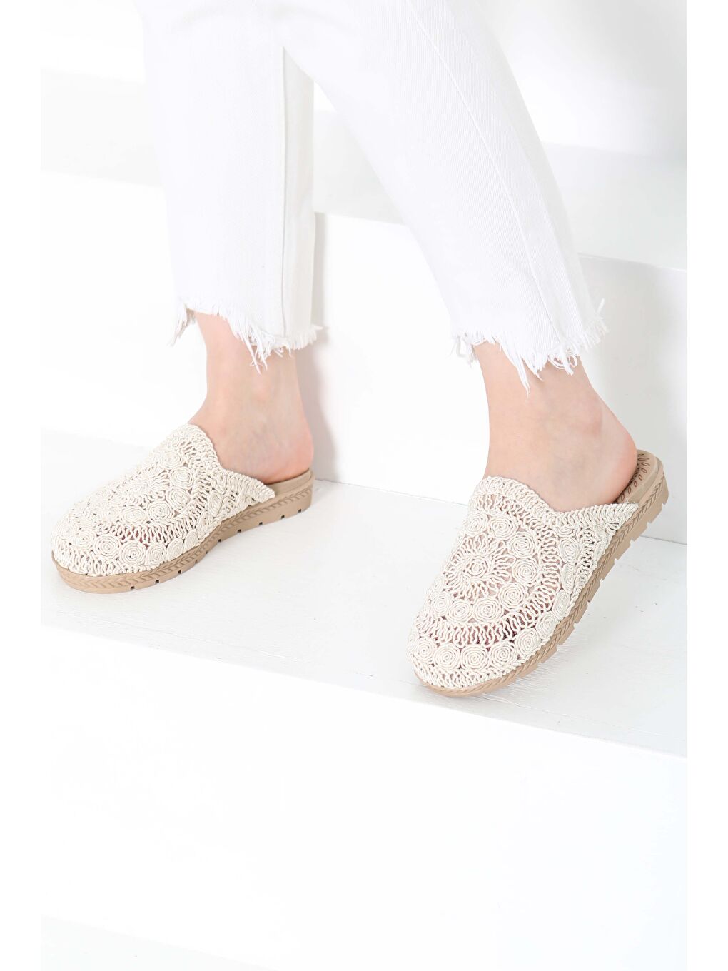 Ekru Kadın Krem Nakış Hasırlı Terlik - 27158