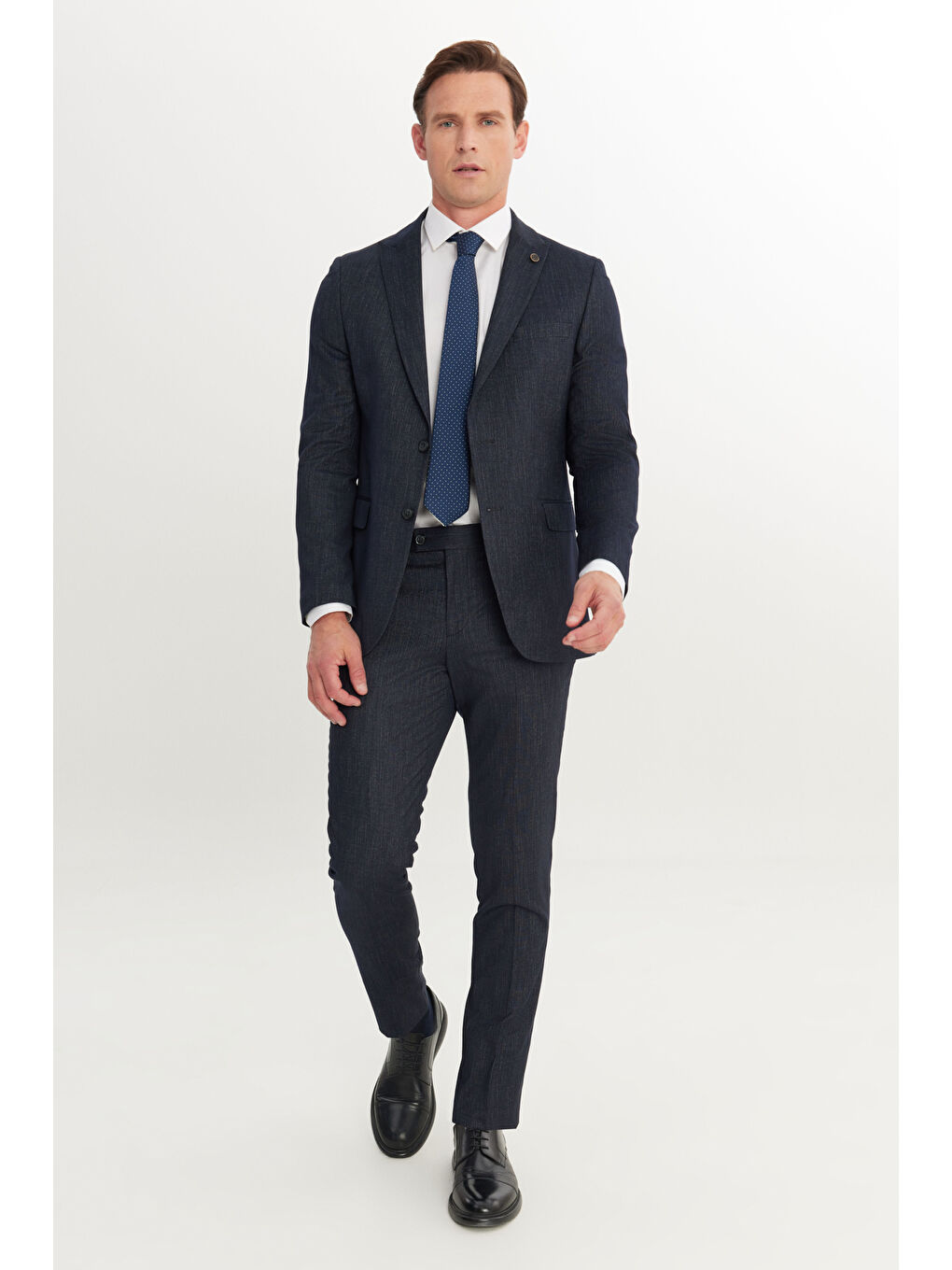 Erkek Lacivert Slim Fit Dar Kesim Kırlangıç Yaka Desenli Torba Cepli Takım Elbise-3