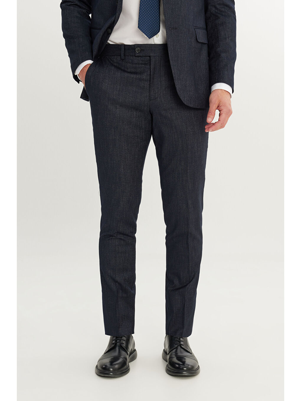 Erkek Lacivert Slim Fit Dar Kesim Kırlangıç Yaka Desenli Torba Cepli Takım Elbise-6