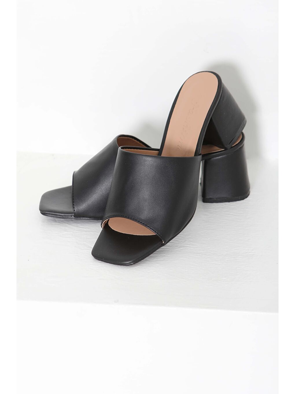 Kadın Siyah Topuklu Terlik - 27153-5