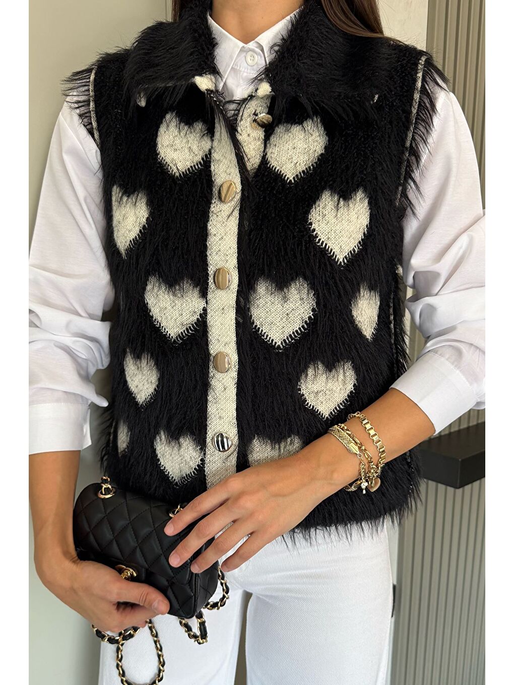 Siyah Sakallı Kalpli Kadın Triko Yelek (s-m-l Uyumludur)-1