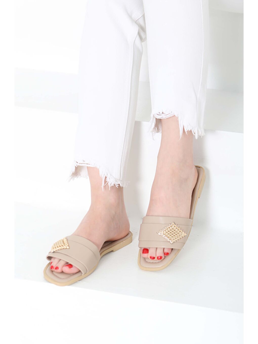 Bej Kadın Vizon Tokalı Terlik - 27157-2