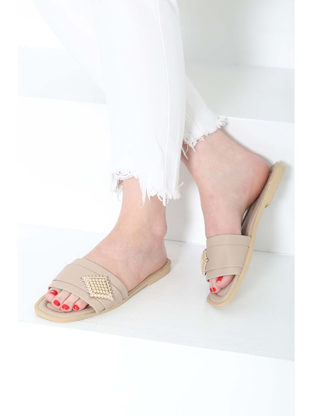 Bej Kadın Vizon Tokalı Terlik - 27157-3