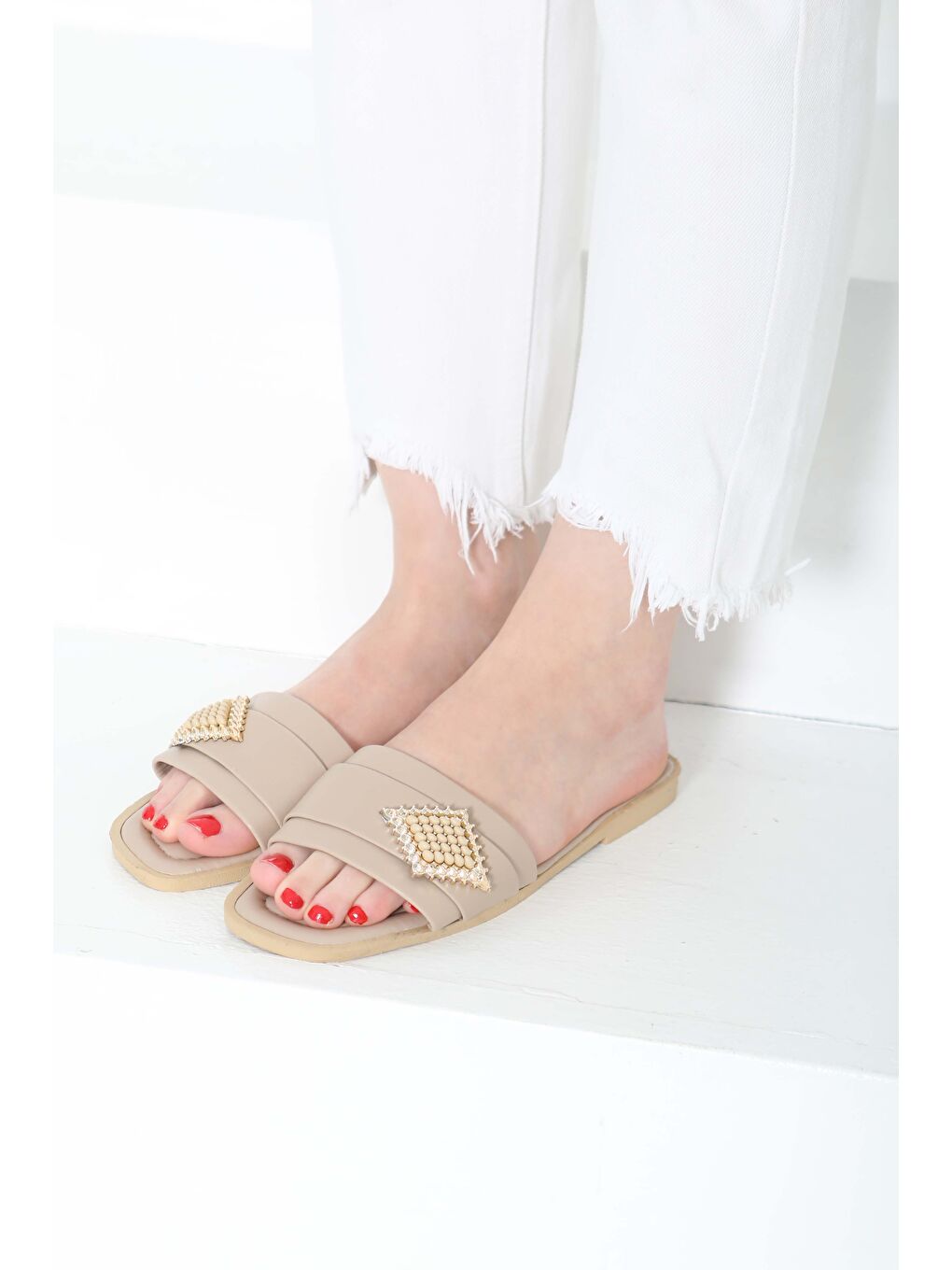 Bej Kadın Vizon Tokalı Terlik - 27157-4