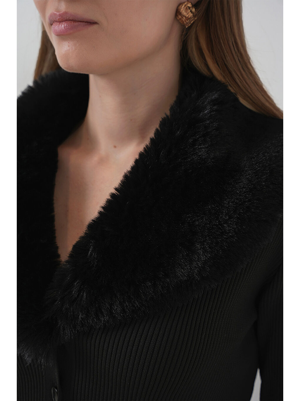 15922 Yakası Kürklü Triko Hırka - Siyah-4