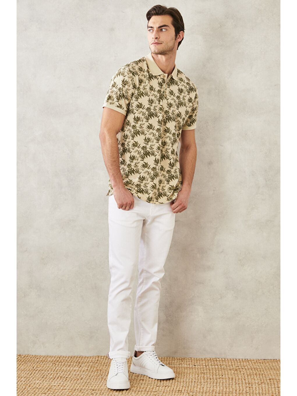 Erkek Bej-Haki Slim Fit Dar Kesim Desenli Polo Yaka Tişört-1