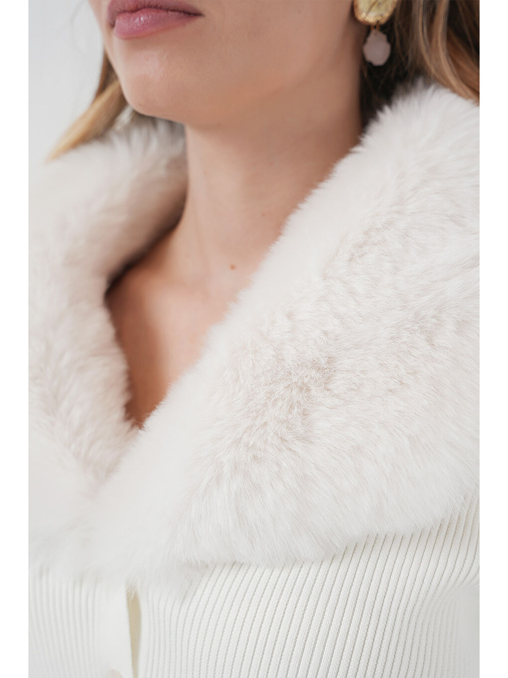 15922 Yakası Kürklü Triko Hırka - Beyaz-4