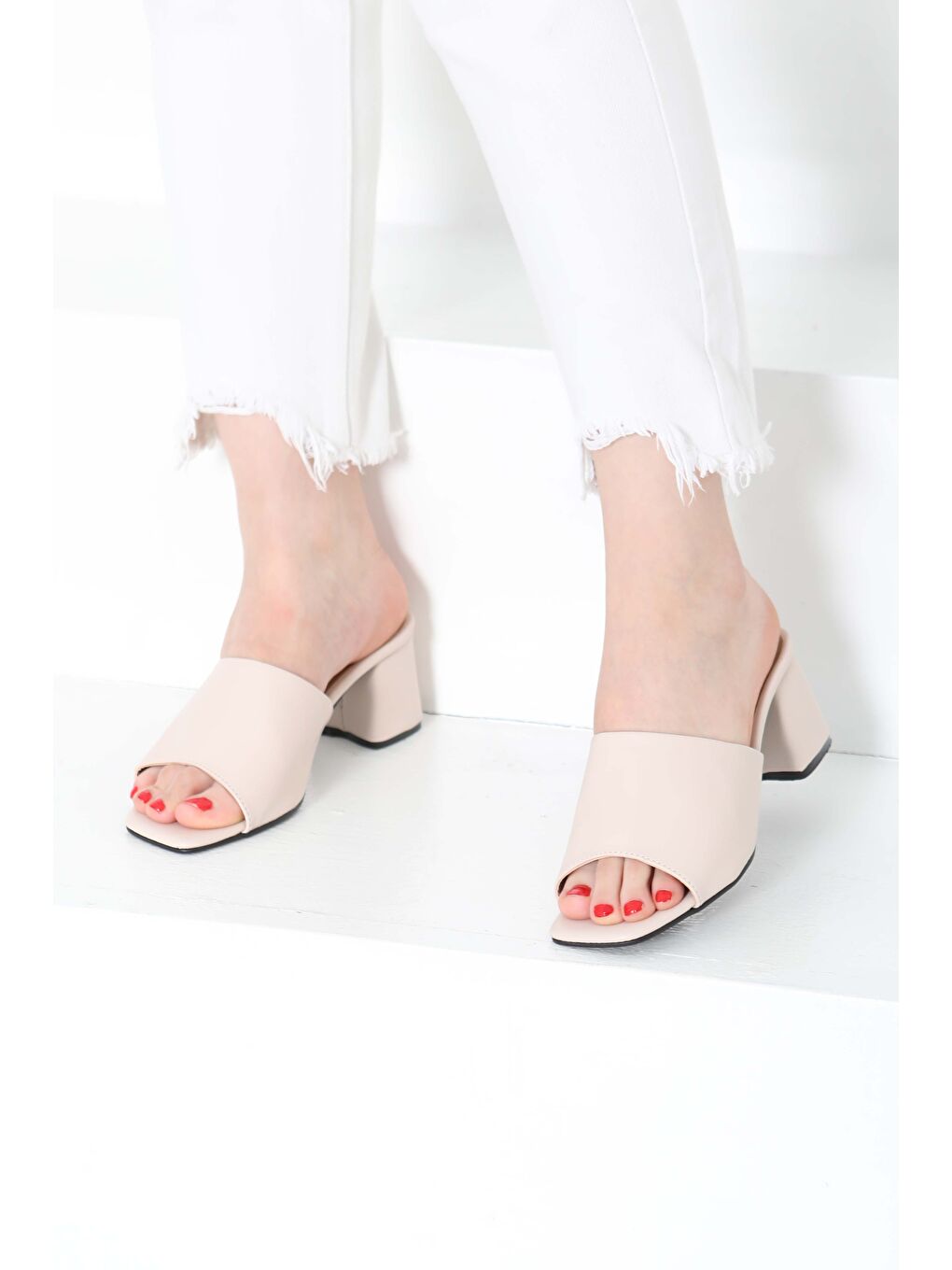 Ekru Kadın Krem Topuklu Terlik - 27153