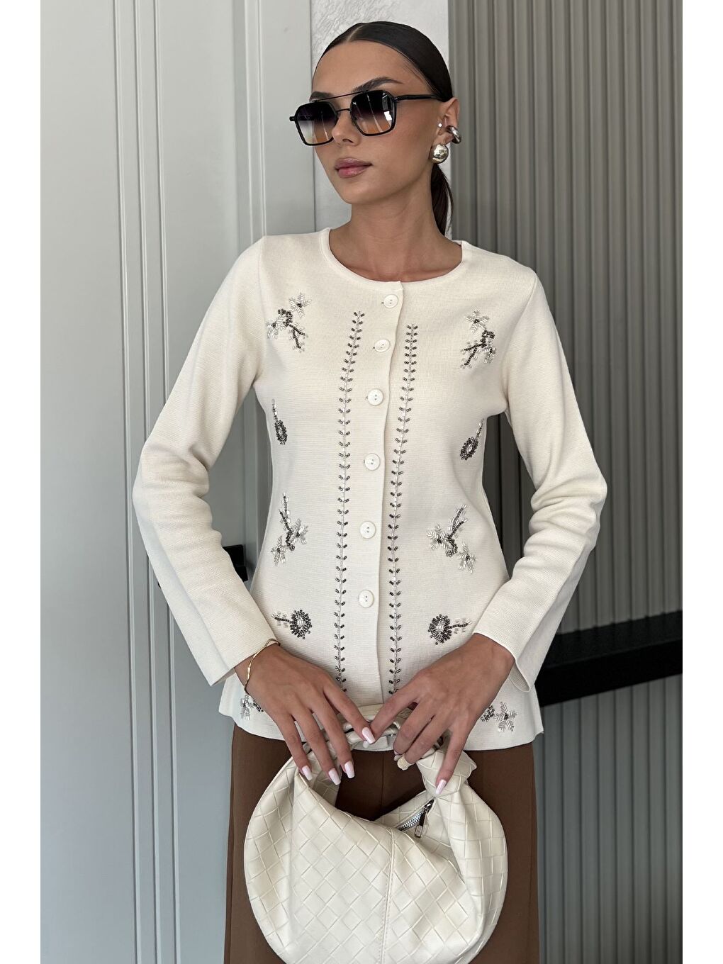 Ekru Taşlı Triko Hırka