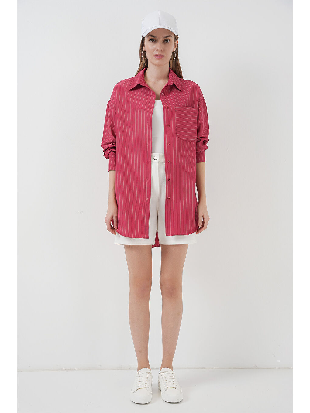 20217 Cep Detaylı Çizgili Oversize Gömlek - Kırmızı-1