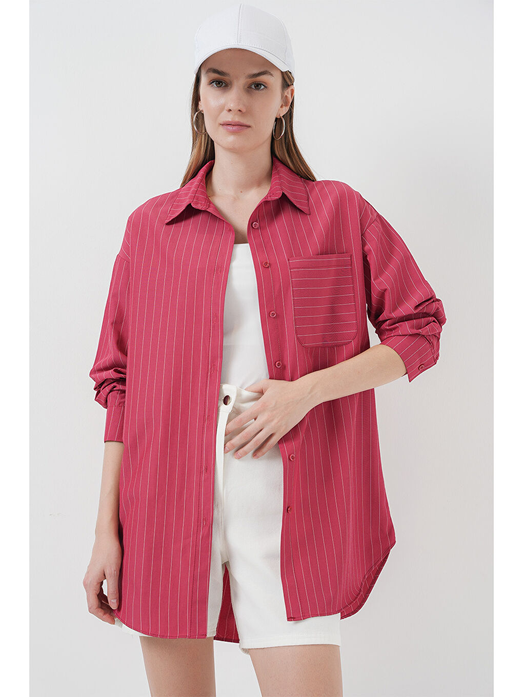 20217 Cep Detaylı Çizgili Oversize Gömlek - Kırmızı-3