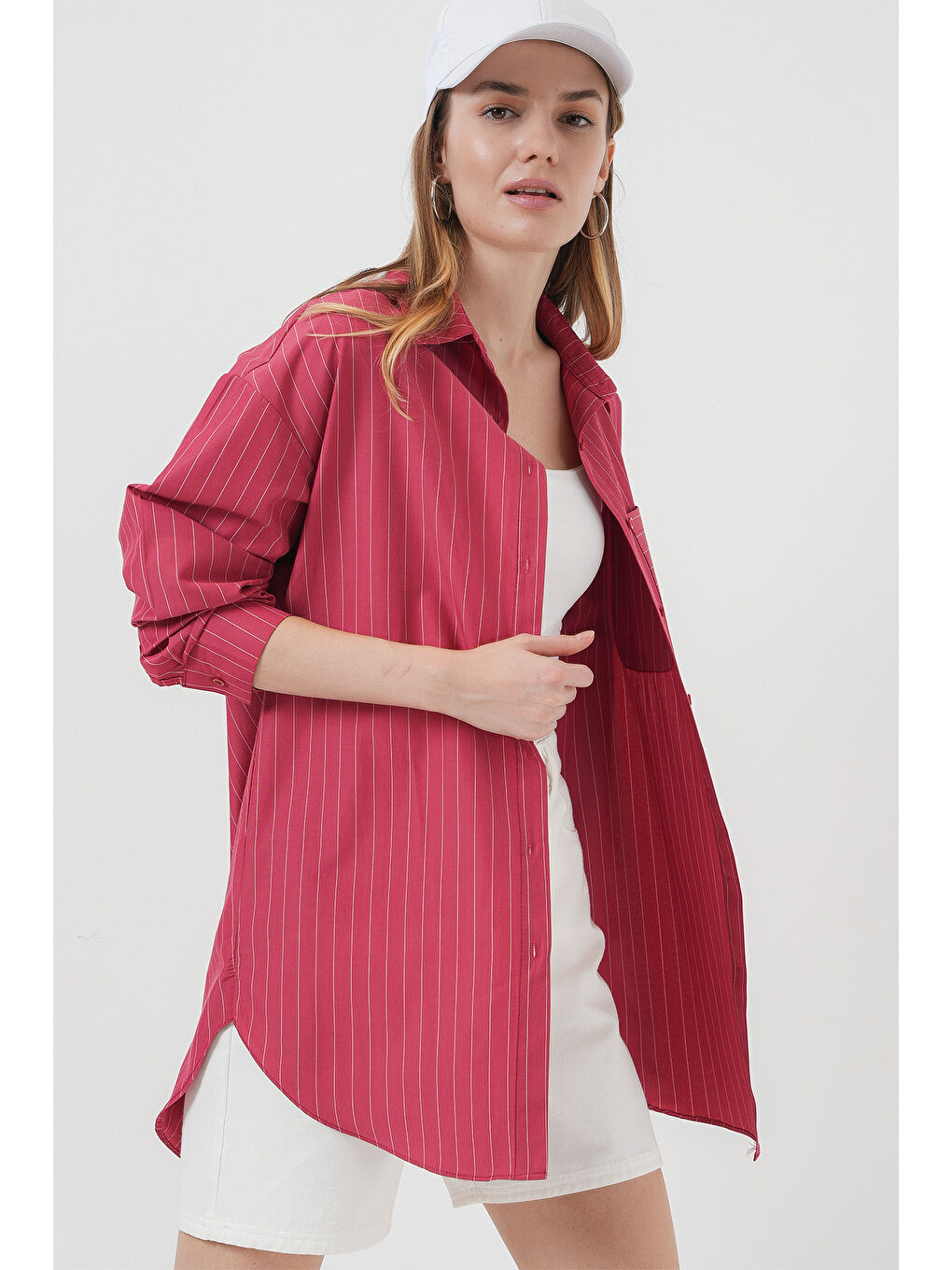 20217 Cep Detaylı Çizgili Oversize Gömlek - Kırmızı-4