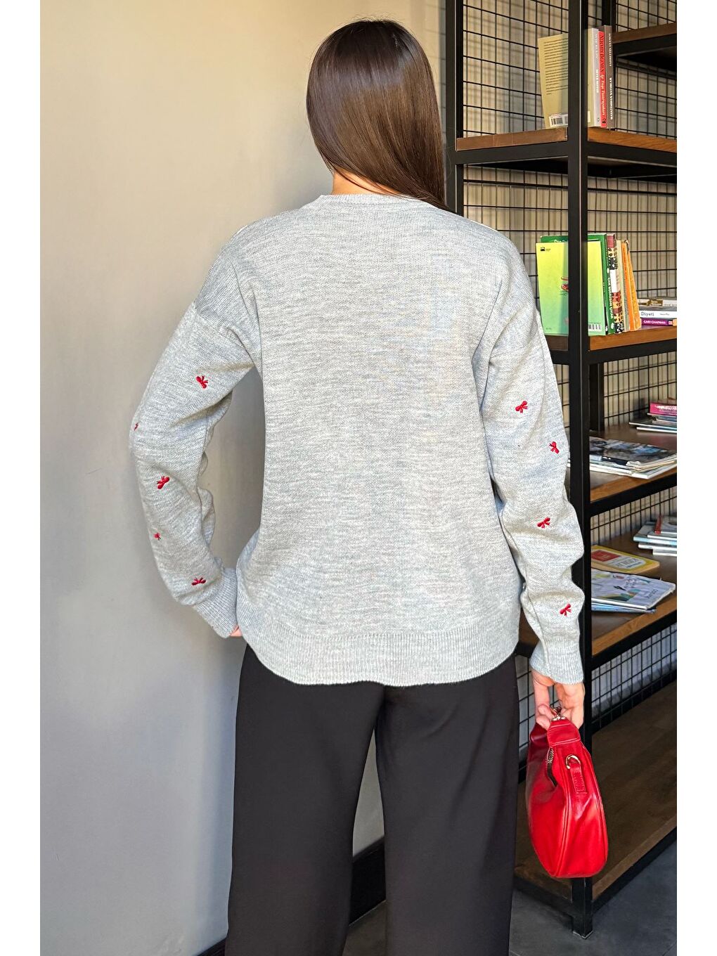 Gri Kadın Fiyonk Nakışlı Triko Hırka-3