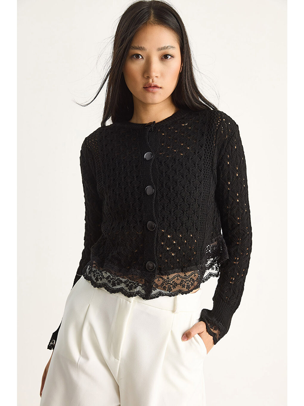 Siyah Kadın Dantel Detaylı Mevsimlik Örgü Hırka-2