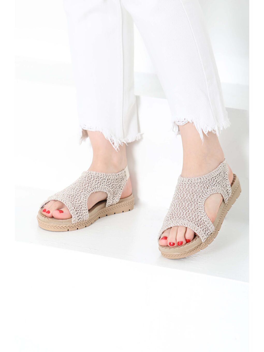 Kadın Bej Nakış Hasırlı Sandalet - 27156