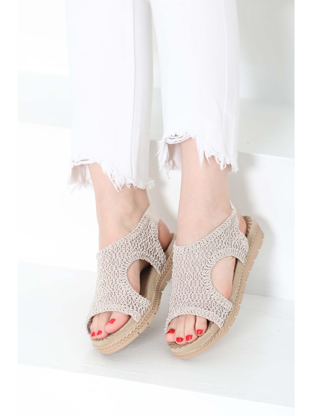 Kadın Bej Nakış Hasırlı Sandalet - 27156-1