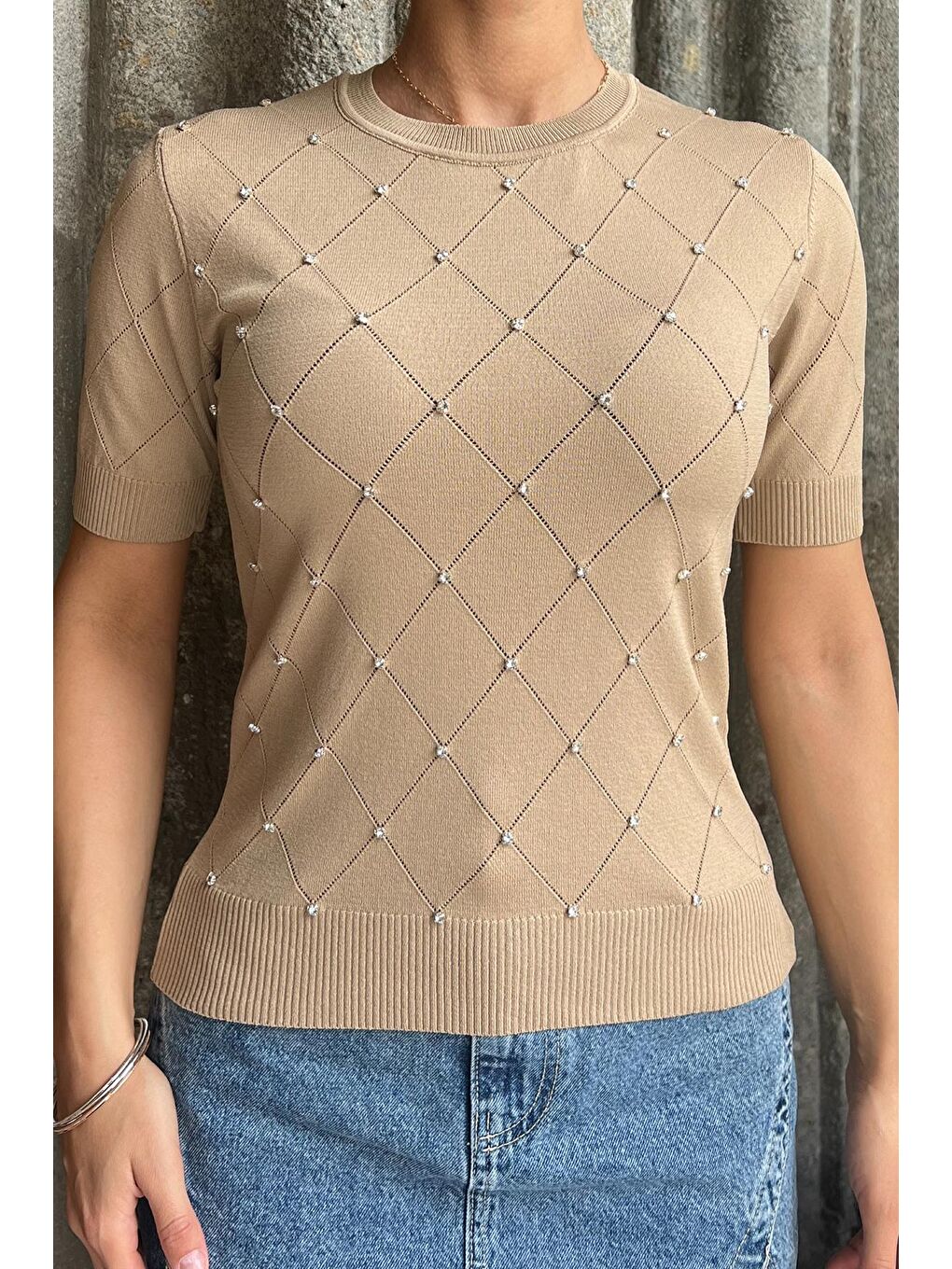 Bej Kendinden Desenli Taşlı Kadın Bluz-2