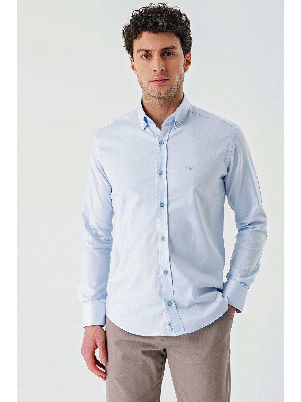 Koyu Mavi Uzun Kollu Oxford Cepsiz %100 Pamuk Klasik Slim Fit Dar Kesim Gömlek 1004240188