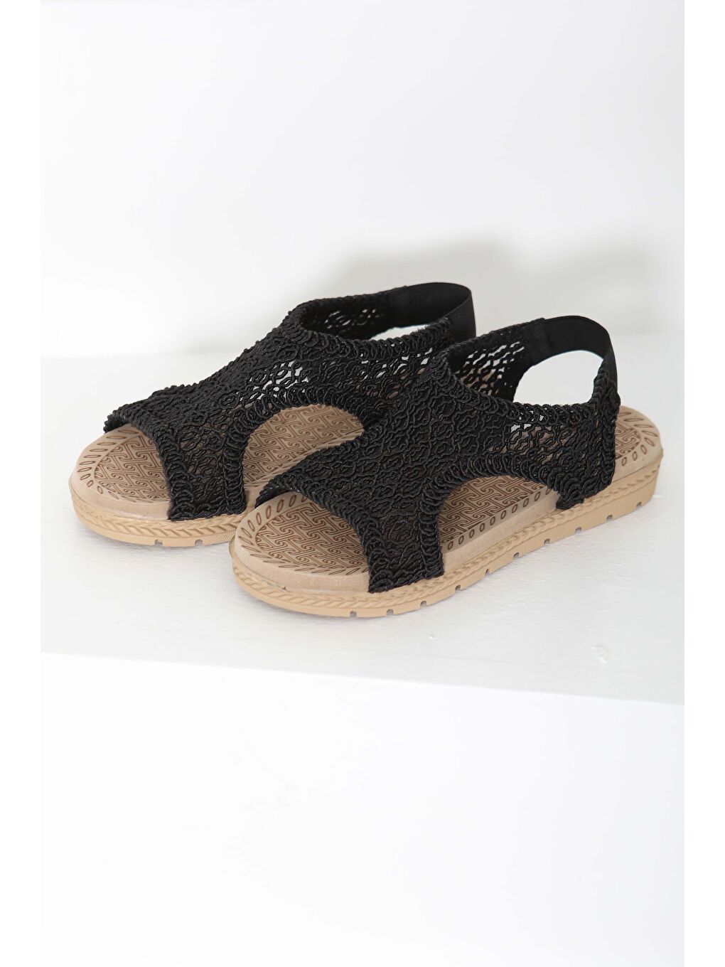 Kadın Siyah Nakış Hasırlı Sandalet - 27156-5