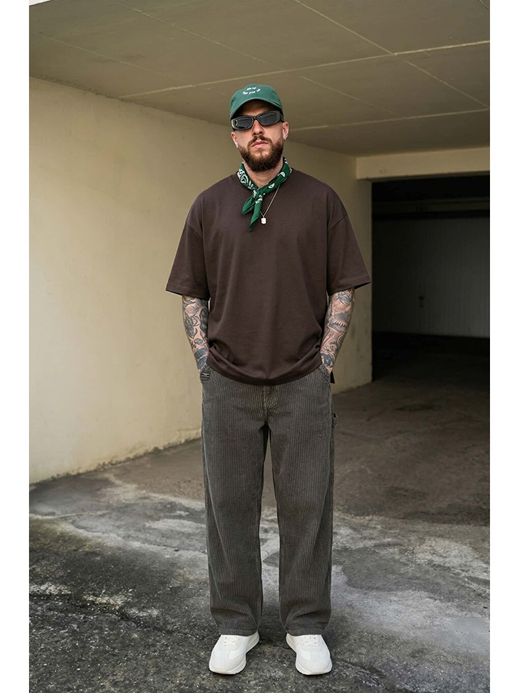 Erkek Oversize Esnek Kumaş Basic T-Shirt Kahverengi-2