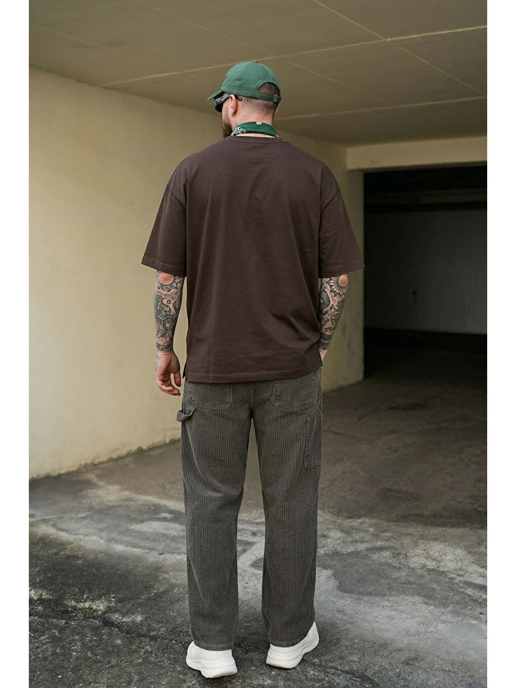 Erkek Oversize Esnek Kumaş Basic T-Shirt Kahverengi-3
