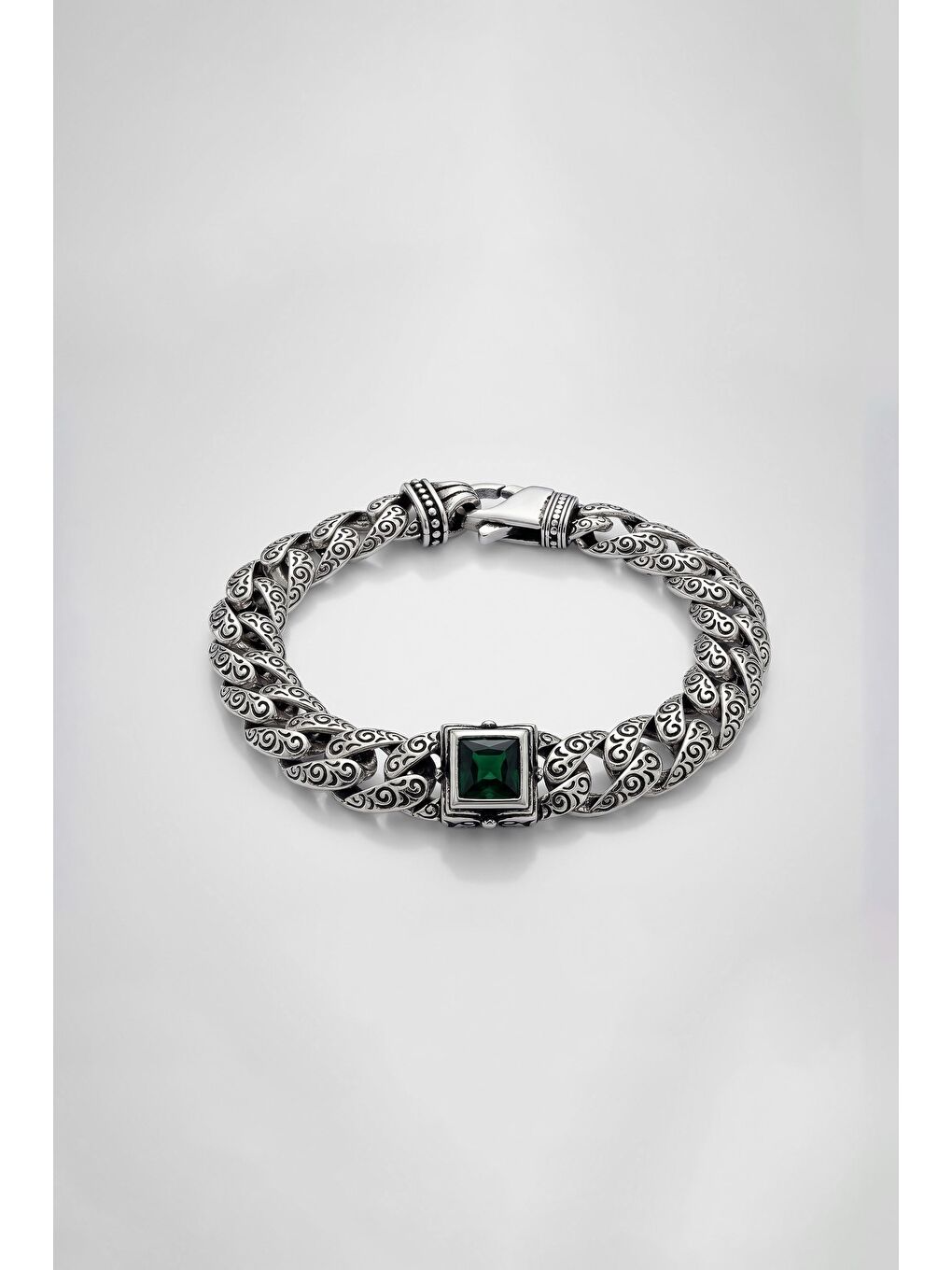 Erkek Burgulu Gravür Desenli Taş Detaylı Çelik Bileklik Siyah/Gümüş