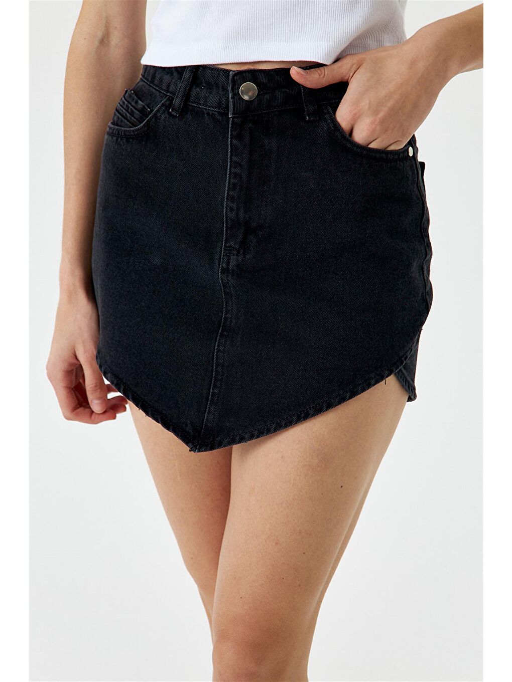 Asimetrik Kesim Siyah Mini Jean Etek-5
