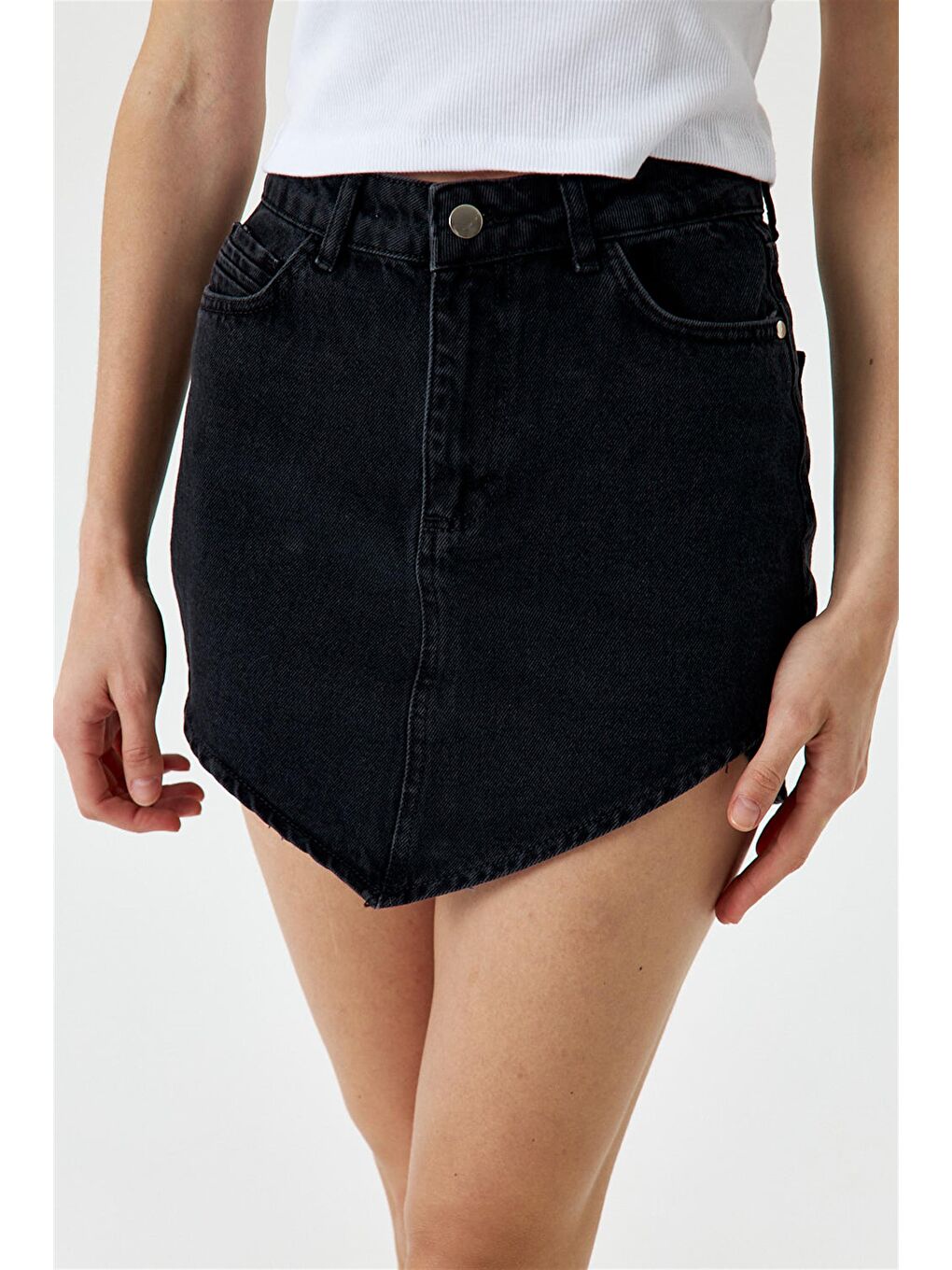 Asimetrik Kesim Siyah Mini Jean Etek-6