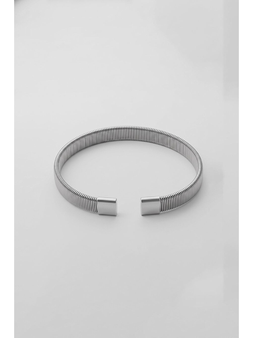 Gri Erkek Spiral Dokulu Çelik Kelepçe Bileklik Gümüş
