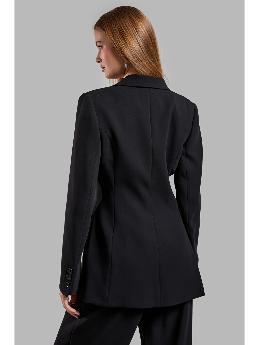 Kadın Siyah Renk Yandan Yırtmaçlı İçi Astarlı Tasarım Blazer Ceket-3