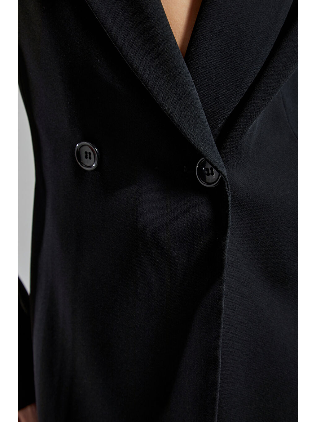 Kadın Siyah Renk Yandan Yırtmaçlı İçi Astarlı Tasarım Blazer Ceket-4