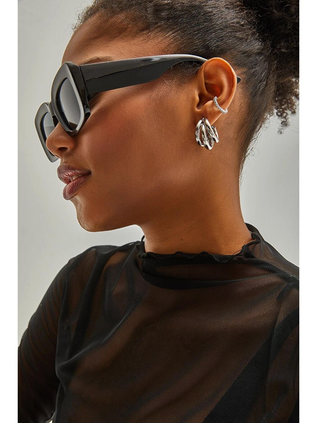 Gri Kadın Aksesuar Üçlü Görünümlü Halka Küpe-1