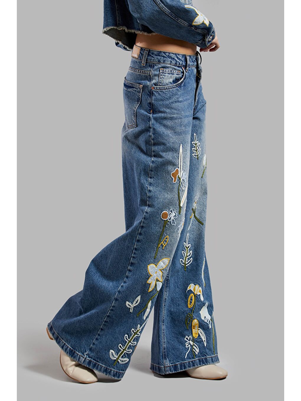 Mavi Kadın Jean Rengi 2S575 Çiçek Nakışlı Bol Kesim Denim-1